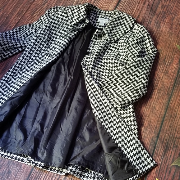 Carmen Marc Valvo Houndstooth Coat - Picture 8 of 16
